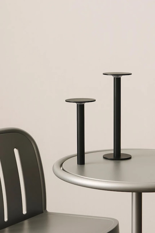 Salon i sypialnia HAY lampa stołowa bezprzewodowa led Host 30 x 10 cm AF421.A577.AF12 czarny