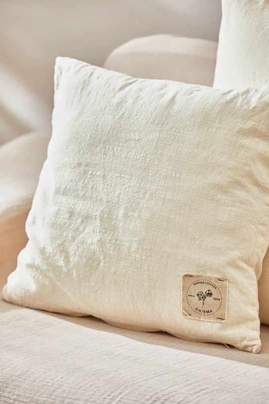 Living și dormitor Calma House față de pernă din bumbac Gavema 45 x 45 cm GAVEMA2.45.CRU bej