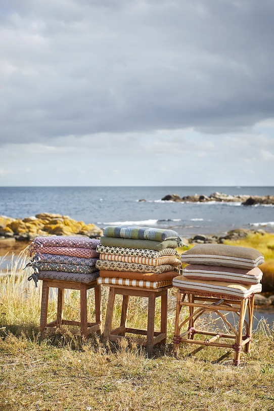 Living și dormitor Madam Stoltz perna pentru scaun CP.4545.235 violet