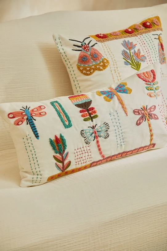 Living și dormitor Calma House față de pernă decorativă Beetle BEETLE.30.CRU multicolor