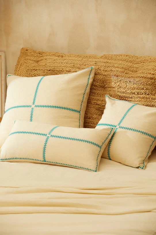 Calma House poszewka dekoracyjna na poduszkę Varadero beżowy VARADERO.30.TUR