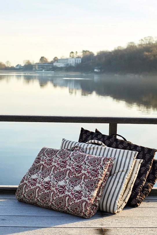 Obývací pokoj a ložnice Matrace Madam Stoltz MP.60100.71 šedá