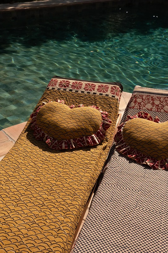 Подушка Doing Goods 48 x 66 x 17 cm 1.40.10.100.110.5 жёлтый