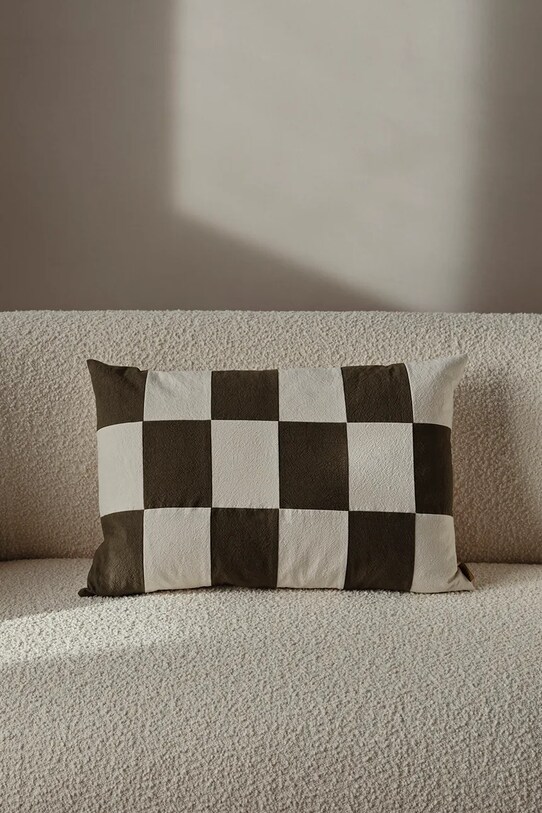 Dekoračný vankúš ferm LIVING Fold Patchwork Cushion 1104268648 hnedá AA00