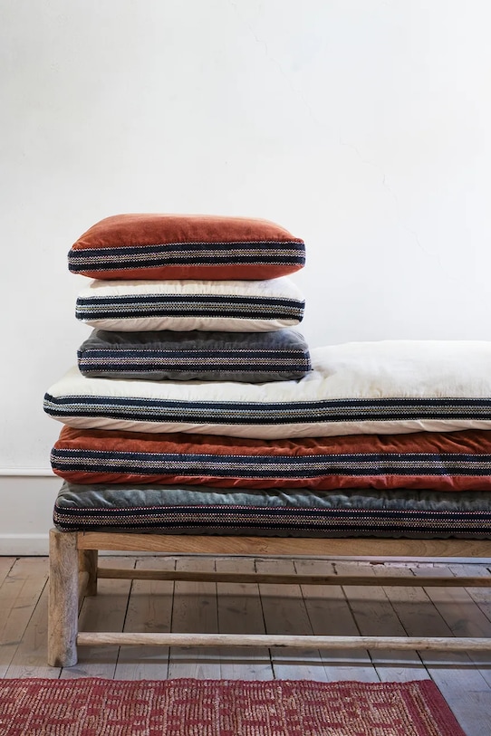 Матрац Madam Stoltz 60 x 140 cm бежевий FM.0017.24A