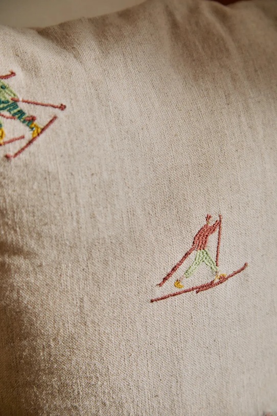 Calma House poszewka dekoracyjna na poduszkę z lnem Ski 45 x 45 cm SKI.45.CRU beżowy