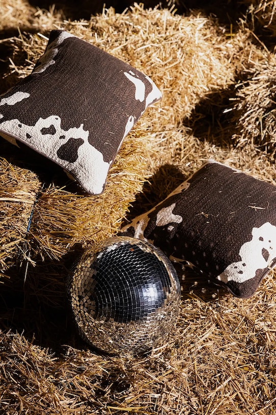 Salon i sypialnia Byon poduszka dekoracyjna bawełniana Anima Cow 50 x 50 cm 5219805504 multicolor