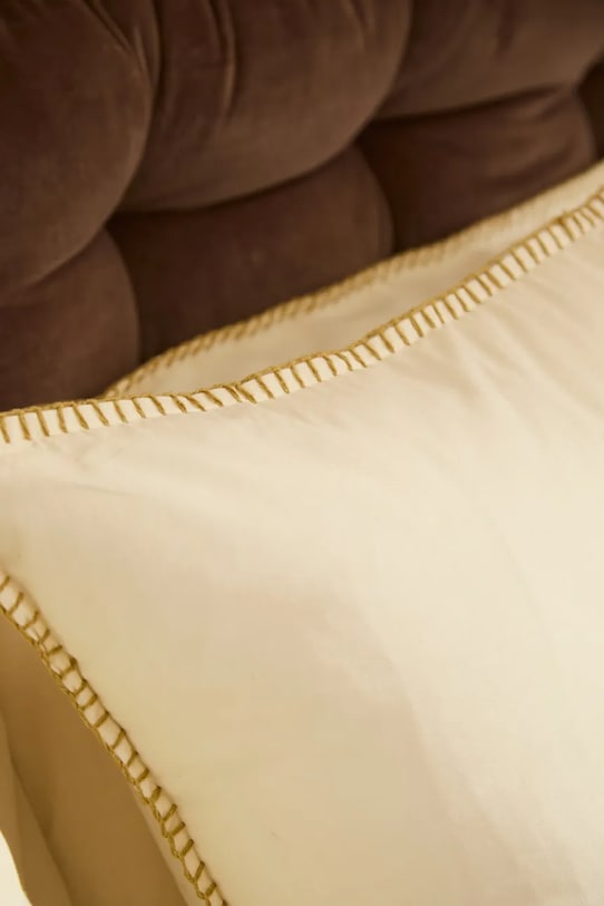 Calma House poszewka dekoracyjna na poduszkę bawełniana Berna 60 x 60 cm biały BERNA.60.MOS