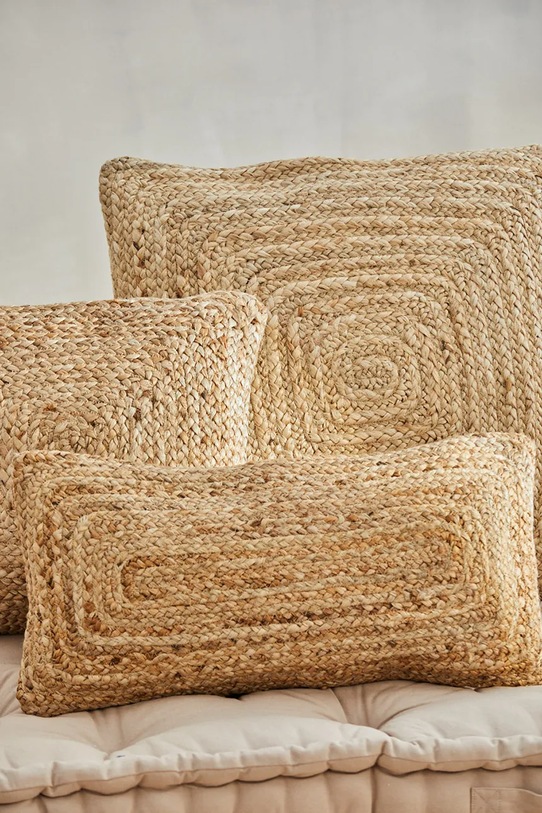 Calma House poszewka na poduszkę dekoracyjna jutowa 45 x 45 cm URAL.45.NAT beżowy