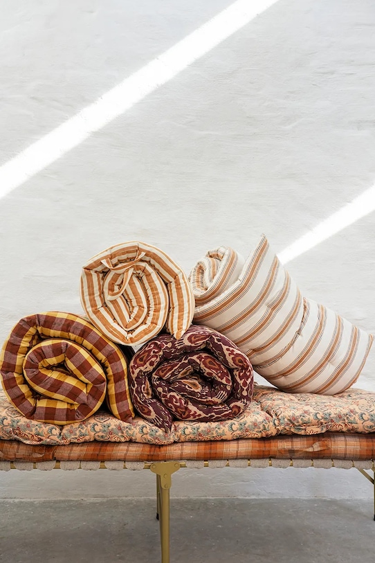 Madam Stoltz poduszka dekoracyjna bawełniana 70 x 180 cm multicolor MP.70180.325