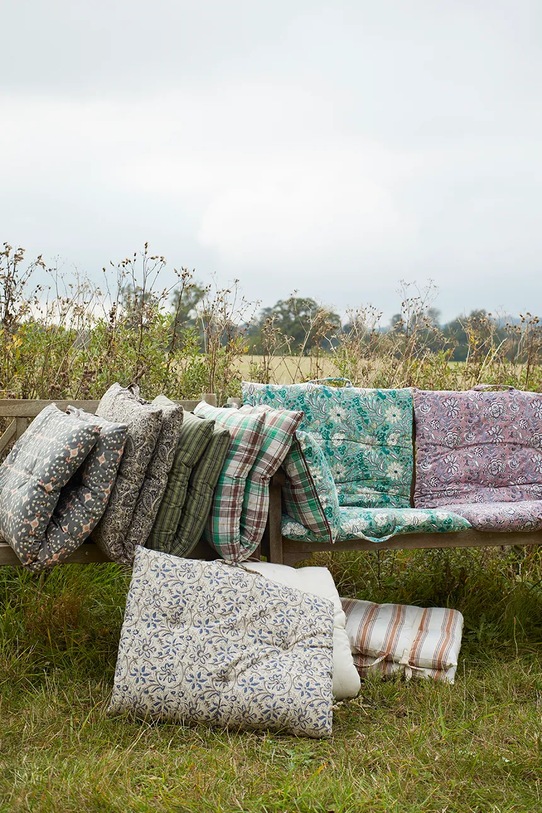 Living și dormitor Madam Stoltz saltea MP.60100.229 roz