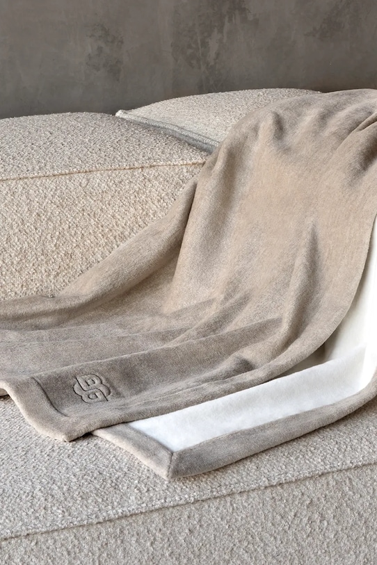 BOSS koc REVERSO Smoke 130 x 170 cm 1060391 beżowy AA00