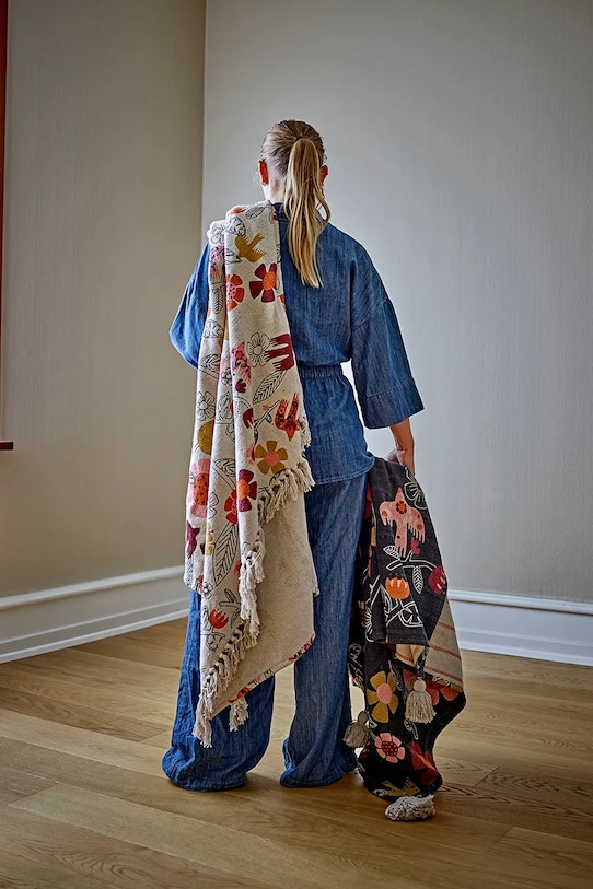 Bloomingville narzuta z materiału tekstylnego 160 x 130 cm 82063139 multicolor