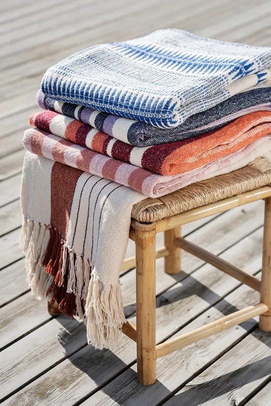 Salon i sypialnia Madam Stoltz narzuta bawełniana 125 x 175 cm JOTH2834 multicolor