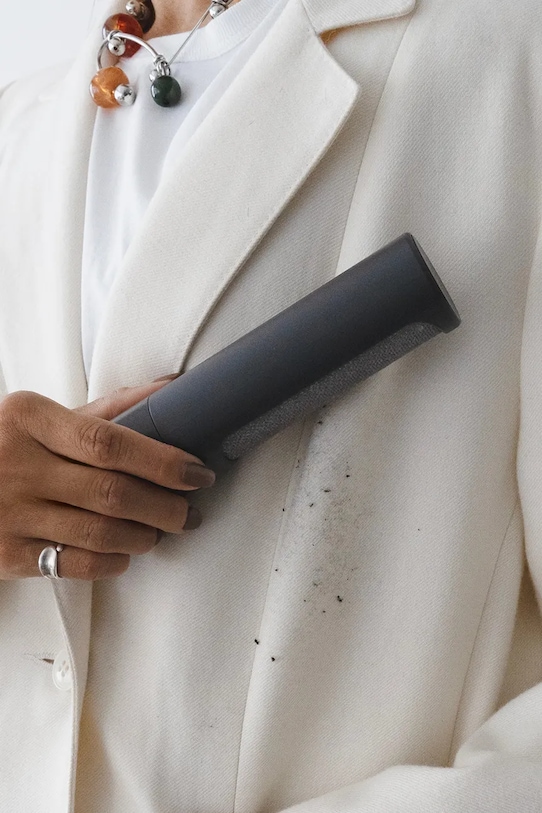 Kopalnica Krtača za oblačila Steamery Lint Brush 40010603 črna