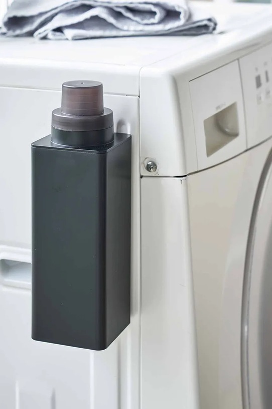 Kúpeľňa Magnetická plastová fľaša Yamazaki 7 x 7,2 x 22 cm 4853 čierna