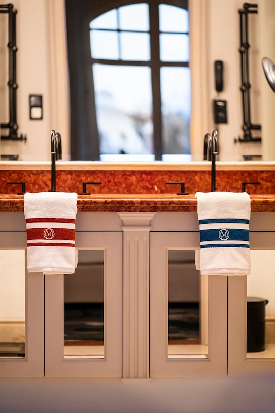 Officine Monogram mały ręcznik bawełniany Monogram Linea 50 x 100 cm MLHAND01