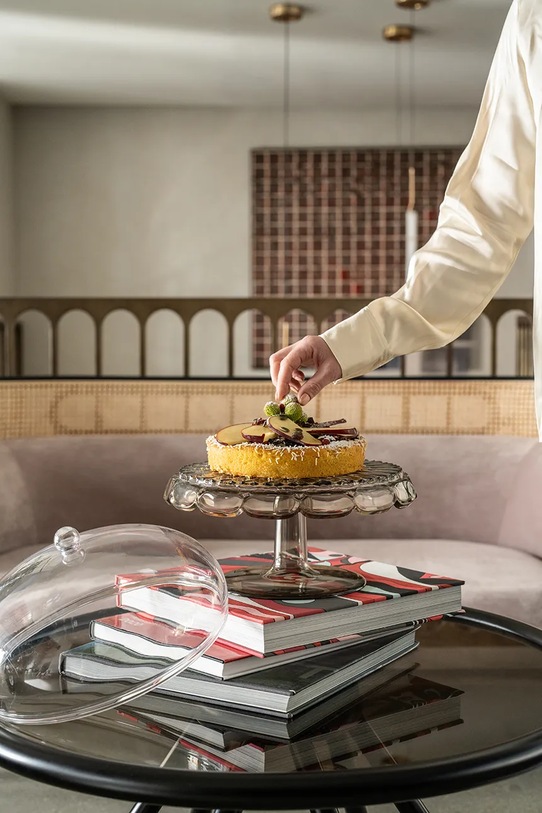 Guzzini patera z kloszem Vanity 30 cm 131901STE282 beżowy AA00