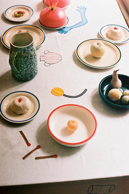 HAY misa do serwowania Sobremesa 4,5 x 20 x 20 cm AB613.A601.AC66 biały