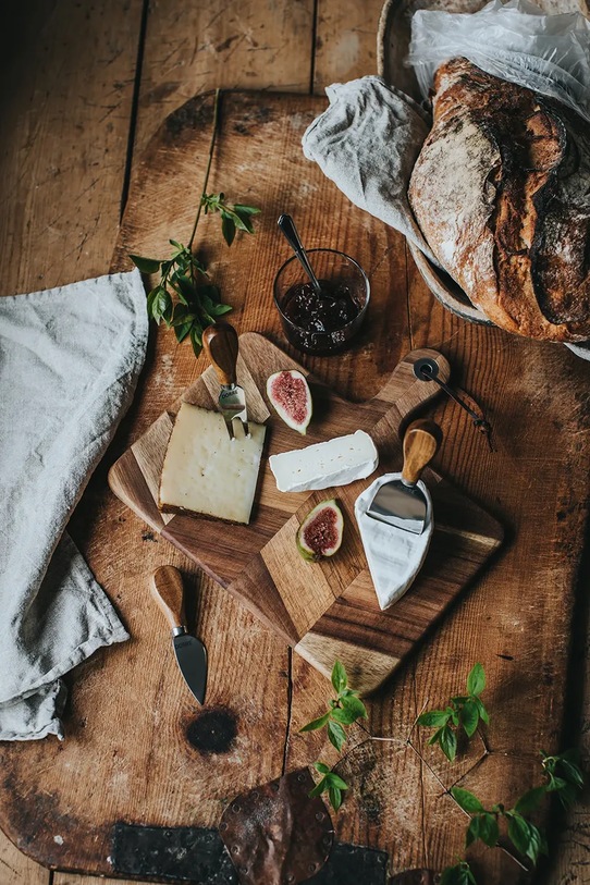 Dorre deska do serwowania serów ze sztućcami Ollie 30 x 29 cm 4 elementy 5.9194 beżowy AA00