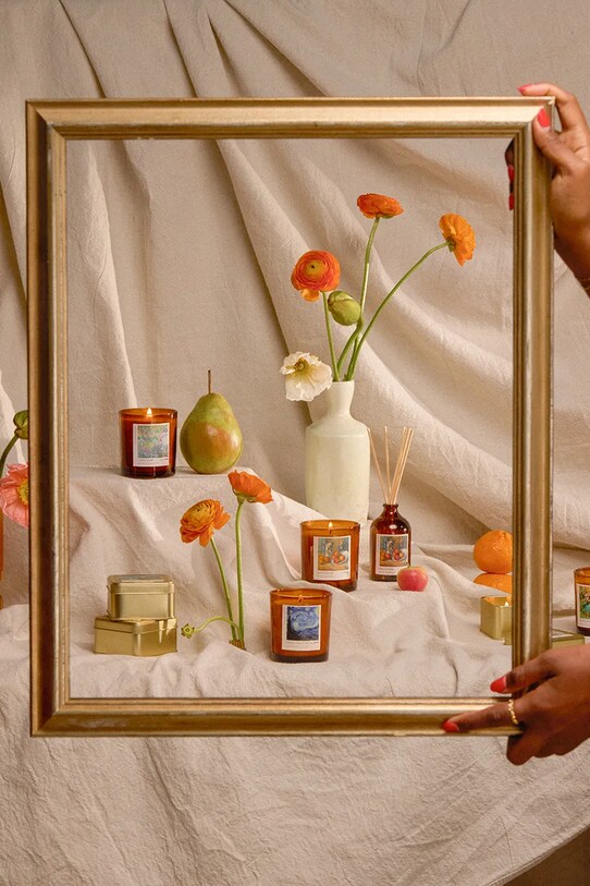 Vonná sójová sviečka Paddywax Impressionist, Cezanne 'Still Life with Milk Jug & Fruit' 170 g hnedá IMP0604EU