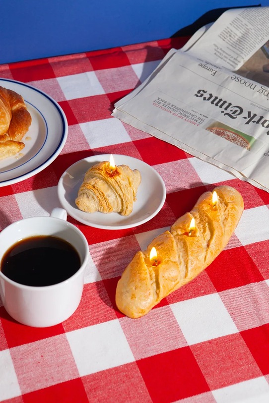 Ozdobná sviečka DOIY Good Morning, Baguette DYCANGMBA oranžová AA00