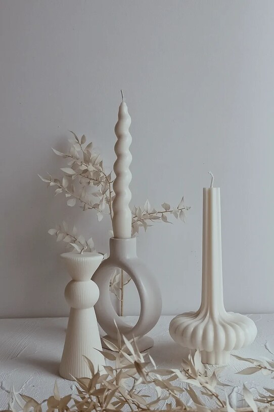 Ozdobná sviečka Temida Vase 250 g béžová 5908451651039