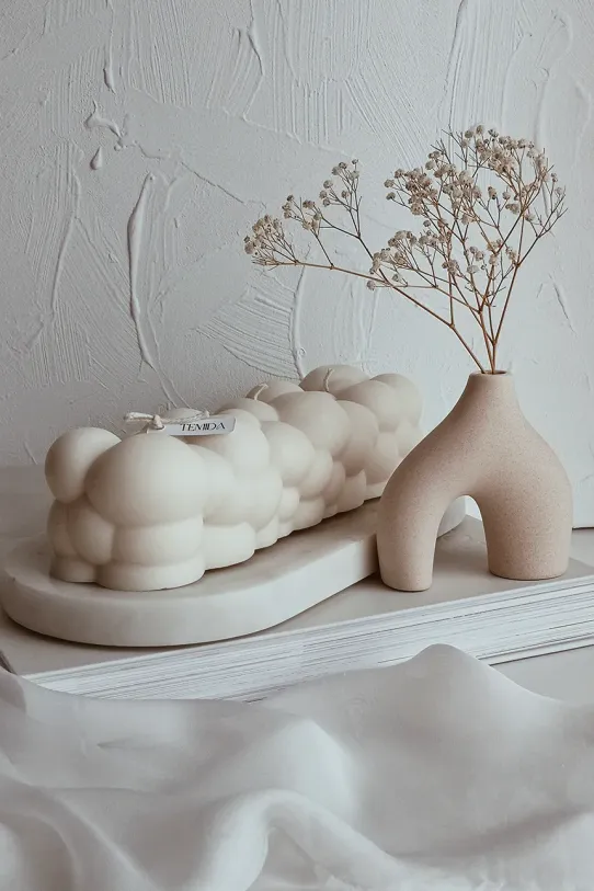 Dekorativní svíčka Temida Cloud 1060 g 5908451651084 béžová AA00