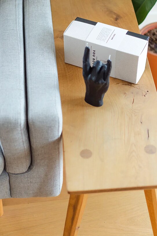 CandleHand świeca dekoracyjna You Rock 310 g rck.black czarny