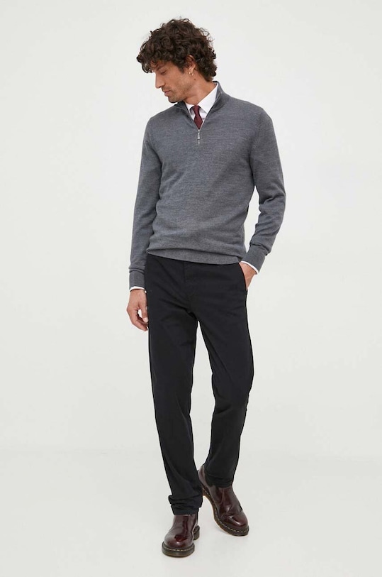 United Colors of Benetton spodnie 4DKH55I18.100. czarny AA00