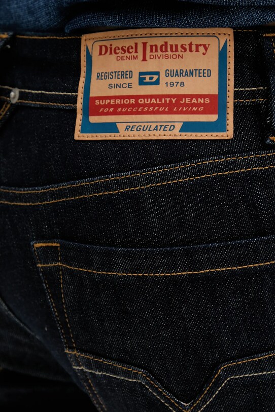 Diesel jeansy 1985 LARKEE L.32 granatowy 00C06Q.0DBEJ