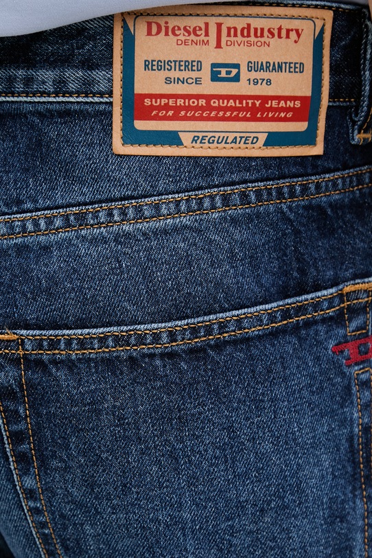 Diesel jeansy regular męskie 2024 D-MACS L.32 niebieski A18974.09I27