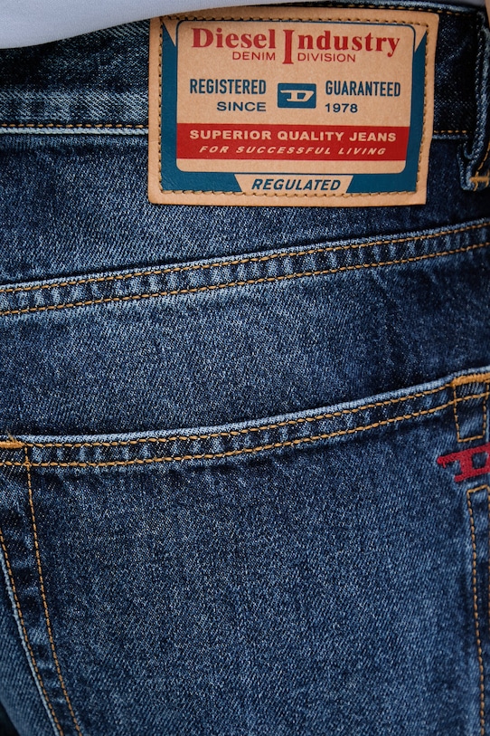 Diesel jeansy regular męskie 2024 D-MACS L.32 niebieski A18974.09I27
