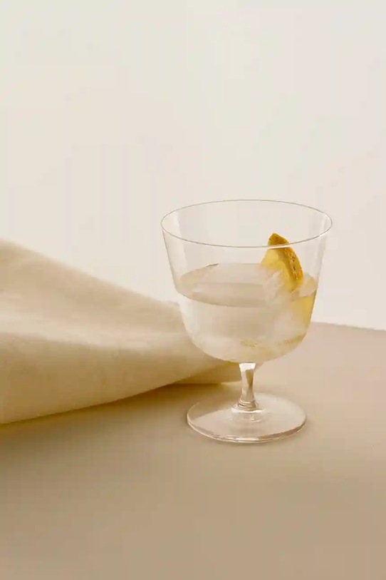 Kuchyňa a bar Sada pohárov HAY Curve Stem 9 x 11 cm 2-pak AE981.A668.AS23.87RO priesvitná