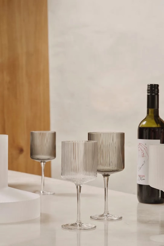 ferm LIVING zestaw kieliszków do wina Ripple 260 ml 2-pack 1104270096 czarny AA00