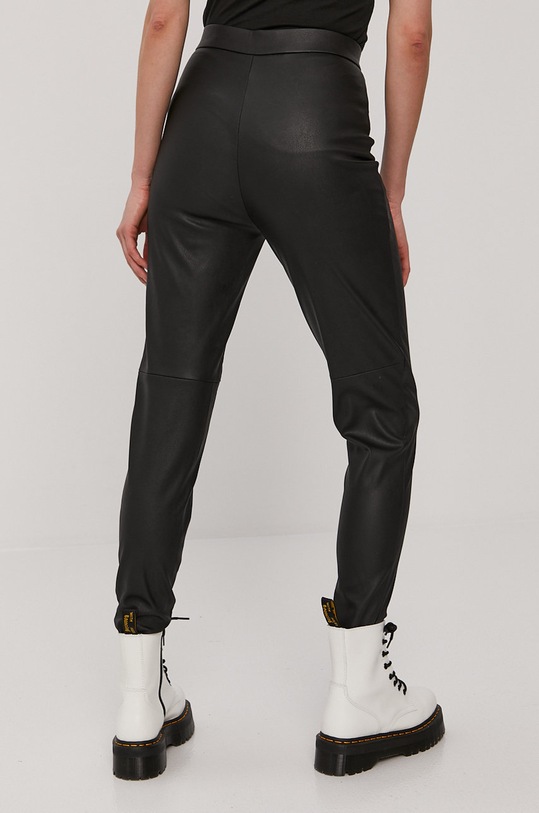 Odzież Vero Moda Spodnie 10234231 czarny