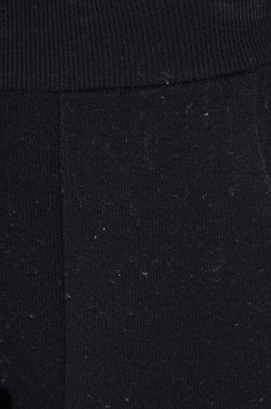 Vero Moda spodnie dresowe czarny 10270495.Black