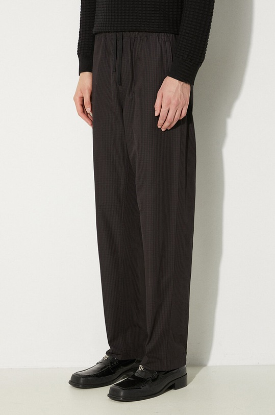 Wood Wood spodnie bawełniane Stanley Crispy Check Trousers czarny 12235008.5274