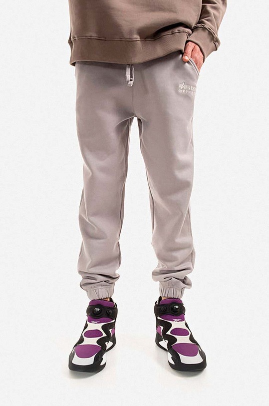 Bavlnené tepláky Alpha Industries bavlna sivá 106364.643