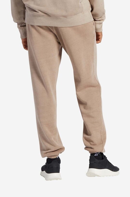Odzież Reebok Classic spodnie dresowe bawełniane Natural Dye FT HT8197 beżowy