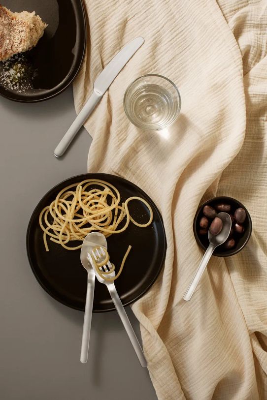 Kuhinja in bar Komplet jedilnega pribora za 4 osebe Eva Solo Nordic Kitchen 16-pack 551719 siva