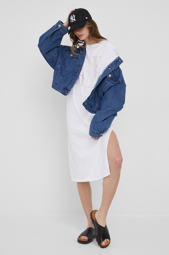 Šaty Armani Exchange 8NYAHX.YJ8XZ.NOS biela AA00