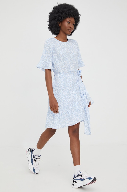 Vero Moda sukienka casual niebieski 10266073.BlueBell