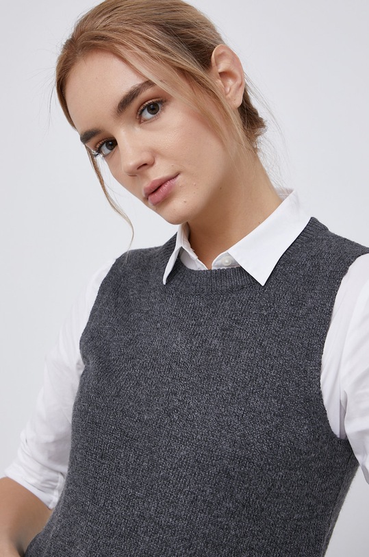 Vesta Jacqueline de Yong šedá 15238235