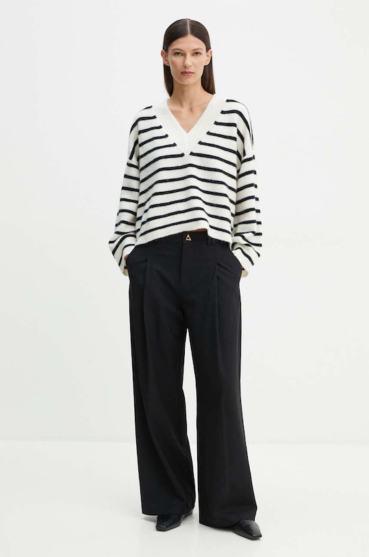 Gestuz sweter z domieszką wełny 10909344 beżowy AA00