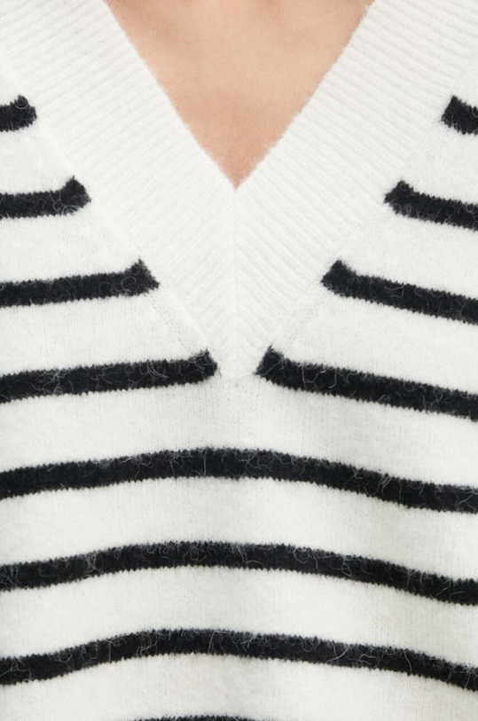 Gestuz sweter z domieszką wełny 10909344 beżowy