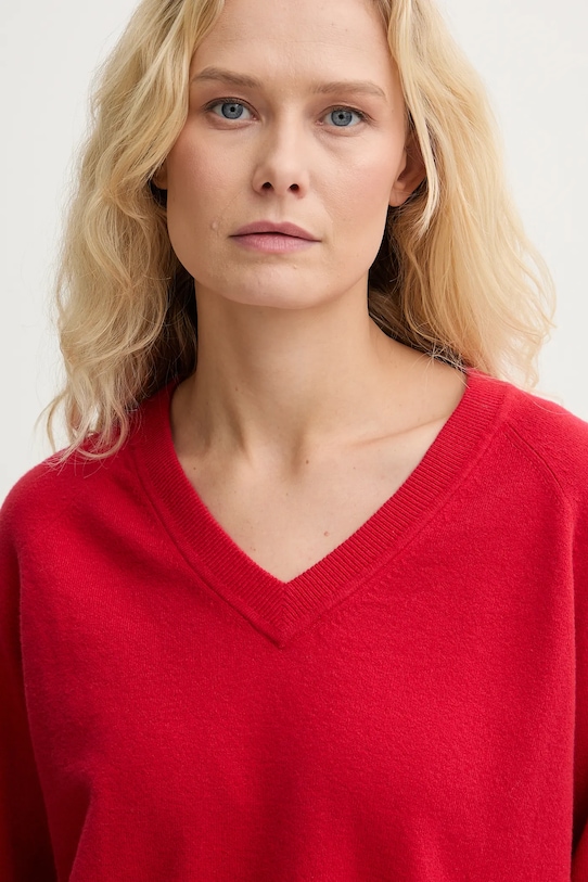 Levi's sweter TARA SUPER SOFT VNECK czerwony 0046F