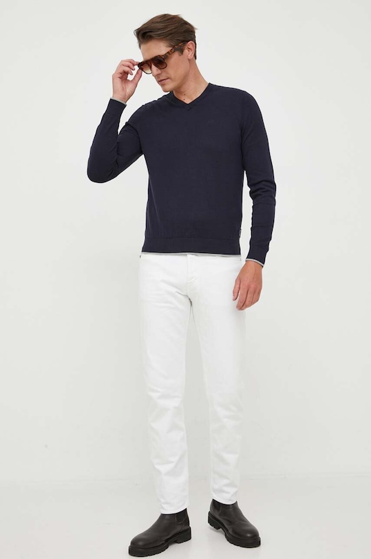 Armani Exchange sweter z domieszką kaszmiru szpic granatowy 8NZM4B.ZM1HZ.NOS