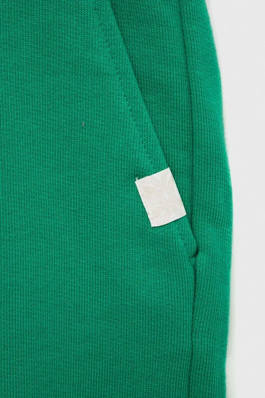 Băieți United Colors of Benetton pantaloni scurți din bumbac pentru copii 3J68C901G.G.NOS verde