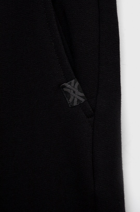 Chlapec Detské bavlnené šortky United Colors of Benetton 3J68C901G.G.NOS čierna